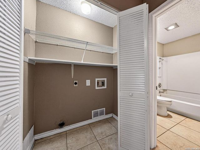 8406 Forest Ridge, San Antonio, TX 78239