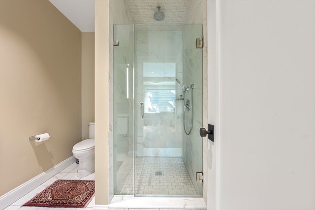 21 Crowninshield Rd 21, Brookline, MA 02446