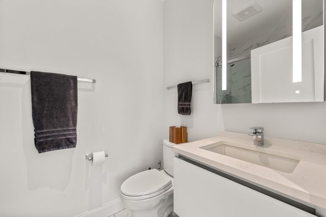 21 Crowninshield Rd 21, Brookline, MA 02446