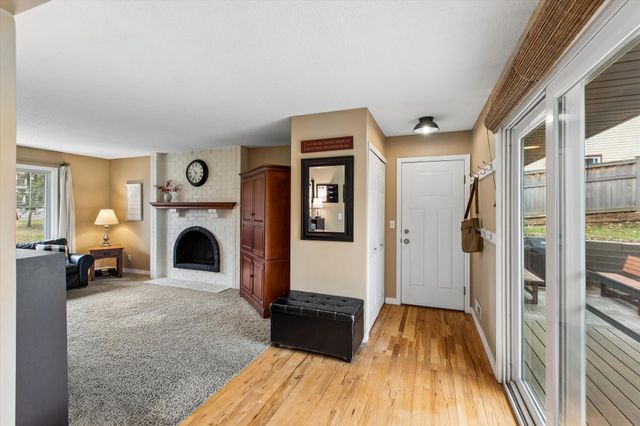 324 Hillcrest Lane, Burnsville, MN 55337