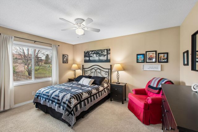 324 Hillcrest Lane, Burnsville, MN 55337