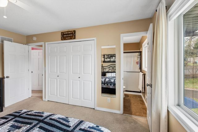 324 Hillcrest Lane, Burnsville, MN 55337