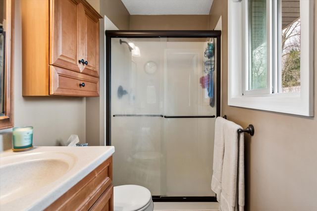 324 Hillcrest Lane, Burnsville, MN 55337