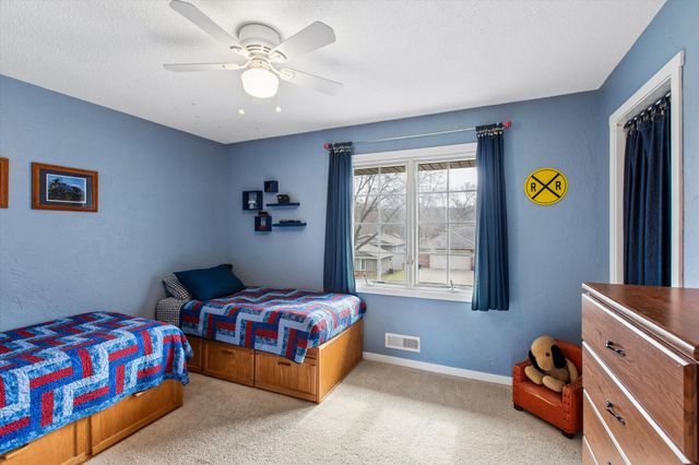 324 Hillcrest Lane, Burnsville, MN 55337