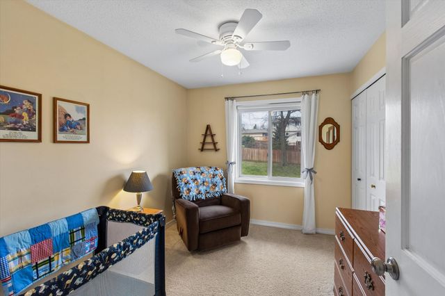 324 Hillcrest Lane, Burnsville, MN 55337