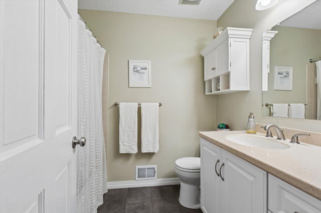 324 Hillcrest Lane, Burnsville, MN 55337