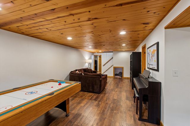 324 Hillcrest Lane, Burnsville, MN 55337