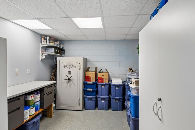 324 Hillcrest Lane, Burnsville, MN 55337