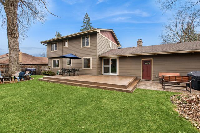 324 Hillcrest Lane, Burnsville, MN 55337