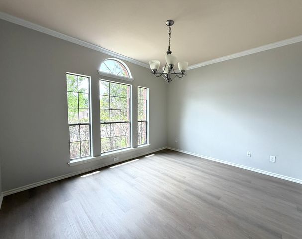 2105 Laurel Forest Drive, Fort Worth, TX 76177