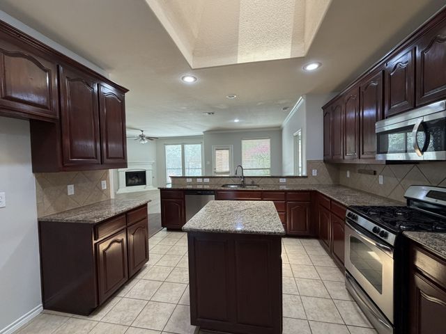 2105 Laurel Forest Drive, Fort Worth, TX 76177
