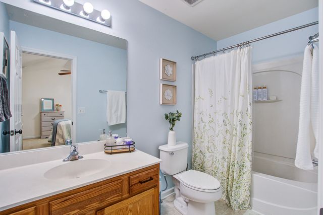 8674 Grassy Oak Trail, North Charleston, SC 29420