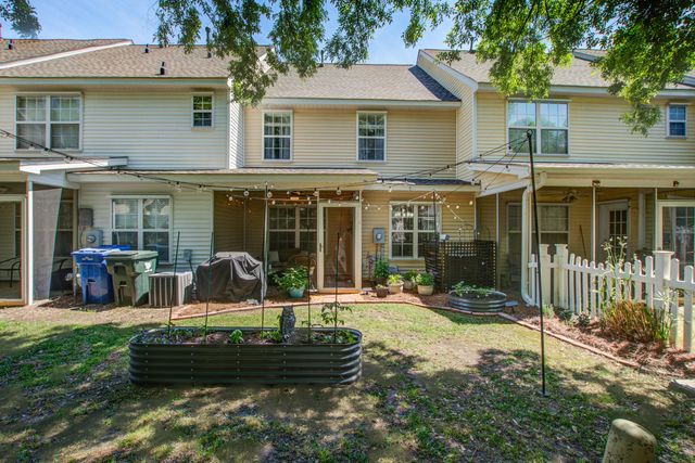 8674 Grassy Oak Trail, North Charleston, SC 29420