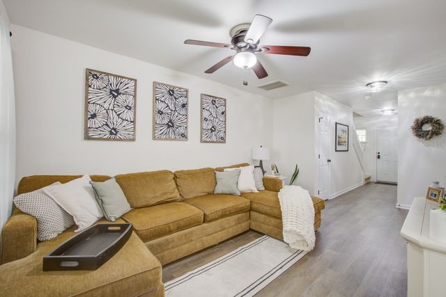 8674 Grassy Oak Trail, North Charleston, SC 29420