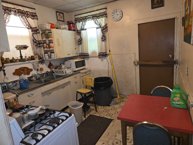 3935 S Indiana Avenue, Chicago, IL 60653