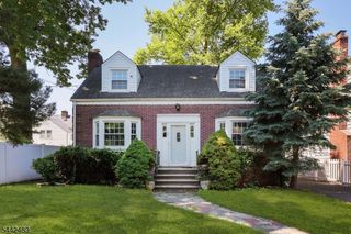 813 Miltonia St, Linden City, NJ 07036