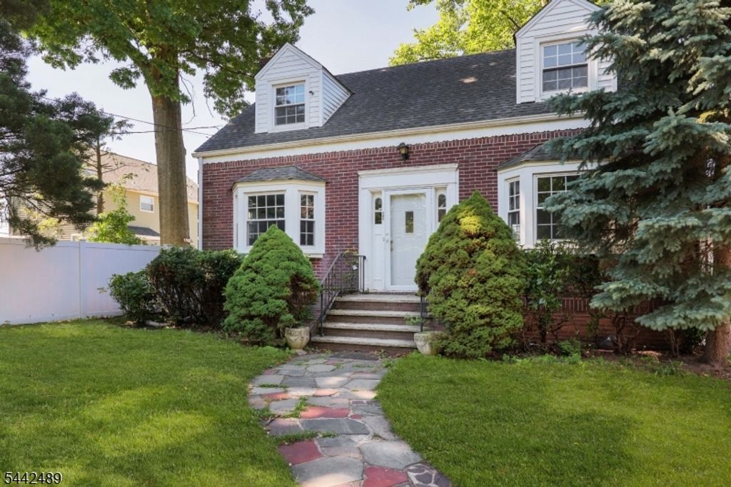 813 Miltonia St, Linden City, NJ 07036 — photo 2
