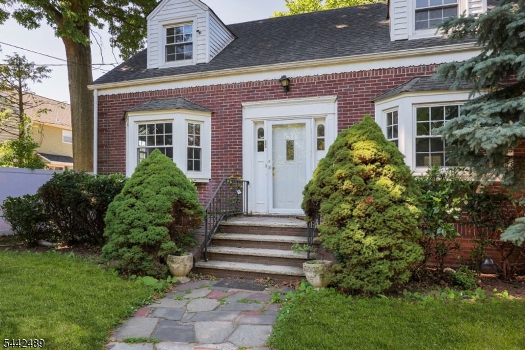 813 Miltonia St, Linden City, NJ 07036 — photo 4
