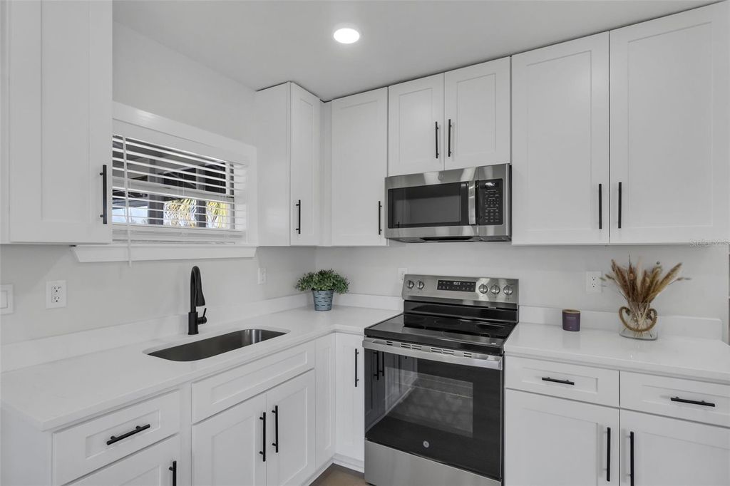 Image 5 of property listing at 1432 10TH STREET, St Cloud, FL 34769