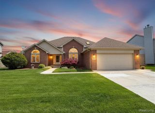 23601 Oakleigh Avenue, Woodhaven, MI 48183