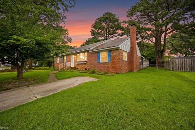 3704 Linnet LN, Portsmouth, VA 23703