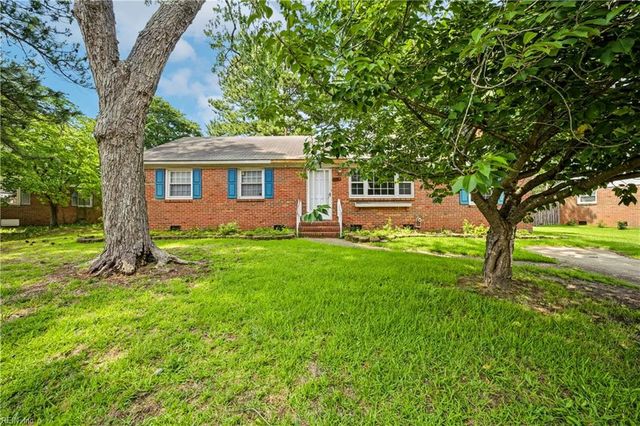 3704 Linnet LN, Portsmouth, VA 23703