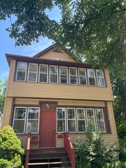 211 N Larch Avenue, Elmhurst, IL 60126