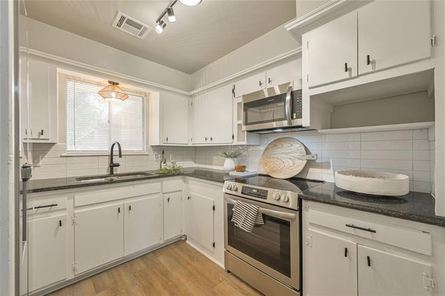 1021 W Woodcrest Drive, Midwest City, OK 73110