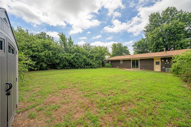 1021 W Woodcrest Drive, Midwest City, OK 73110
