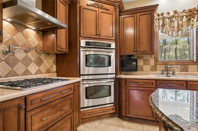 12288 Carmichael Cir, North Huntingdon, PA 15642