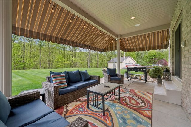12288 Carmichael Cir, North Huntingdon, PA 15642