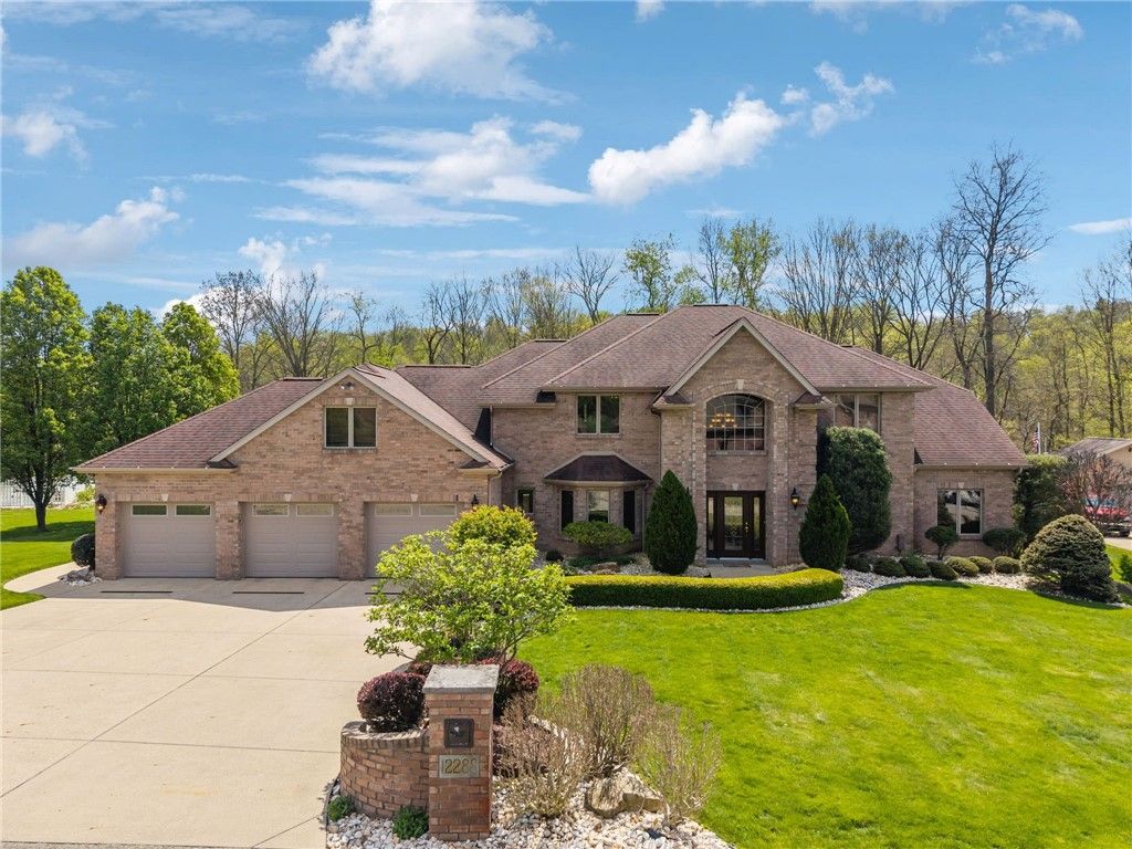 12288 Carmichael Cir, North Huntingdon, PA 15642
