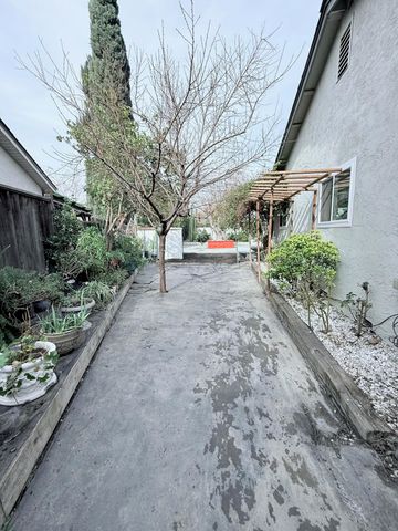 1651 W Beverly Pl, Tracy, CA 95376