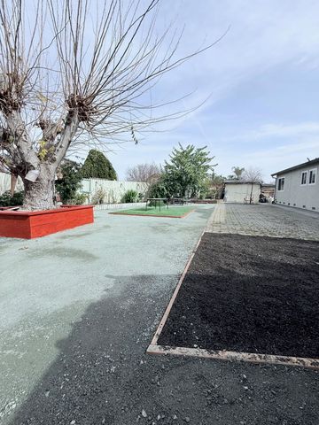 1651 W Beverly Pl, Tracy, CA 95376