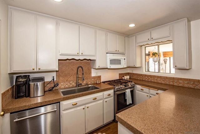 15235 Hesta, Poway, CA 92064
