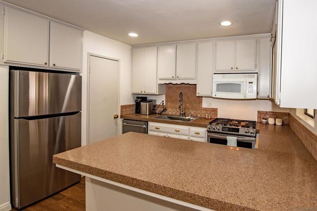 15235 Hesta, Poway, CA 92064