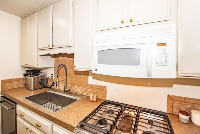 15235 Hesta, Poway, CA 92064
