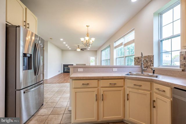 1035 JERVIN DR, Allentown, PA 18104