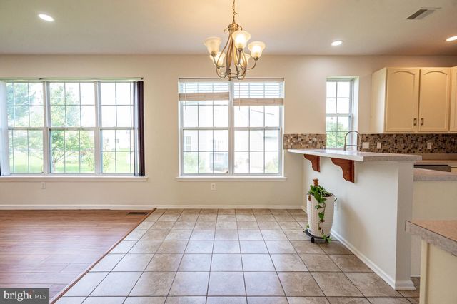 1035 JERVIN DR, Allentown, PA 18104