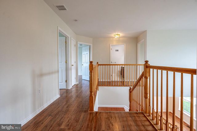 1035 JERVIN DR, Allentown, PA 18104