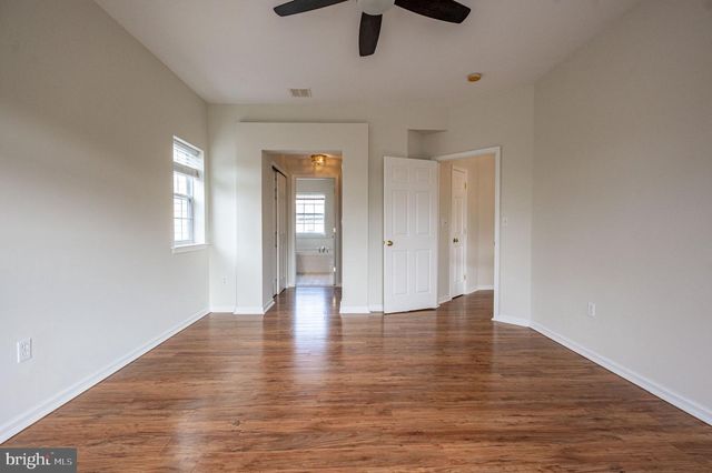 1035 JERVIN DR, Allentown, PA 18104