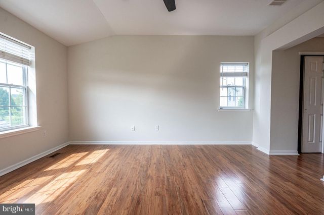 1035 JERVIN DR, Allentown, PA 18104