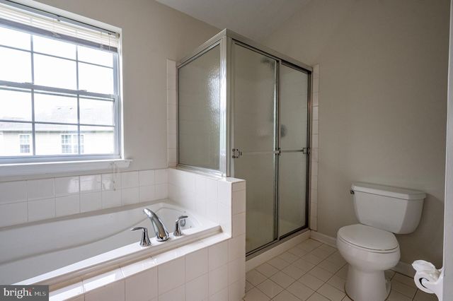 1035 JERVIN DR, Allentown, PA 18104