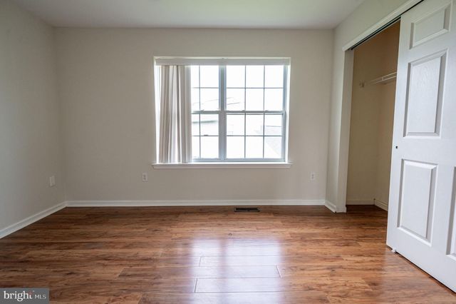 1035 JERVIN DR, Allentown, PA 18104