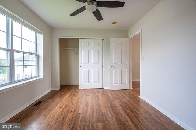1035 JERVIN DR, Allentown, PA 18104