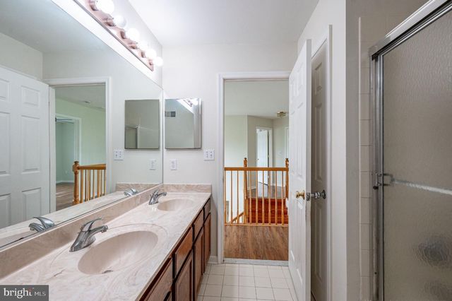 1035 JERVIN DR, Allentown, PA 18104
