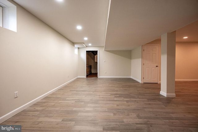 1035 JERVIN DR, Allentown, PA 18104
