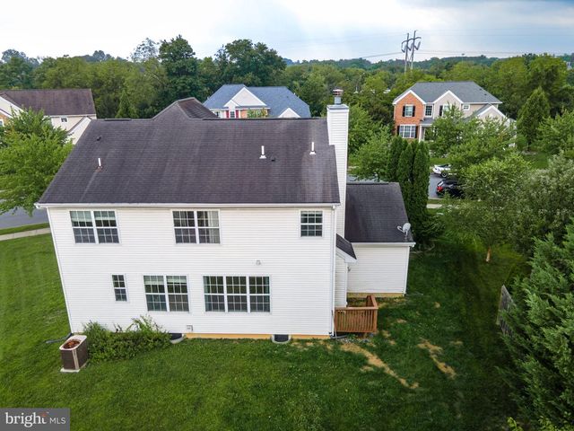 1035 JERVIN DR, Allentown, PA 18104
