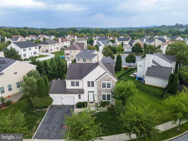 1035 JERVIN DR, Allentown, PA 18104