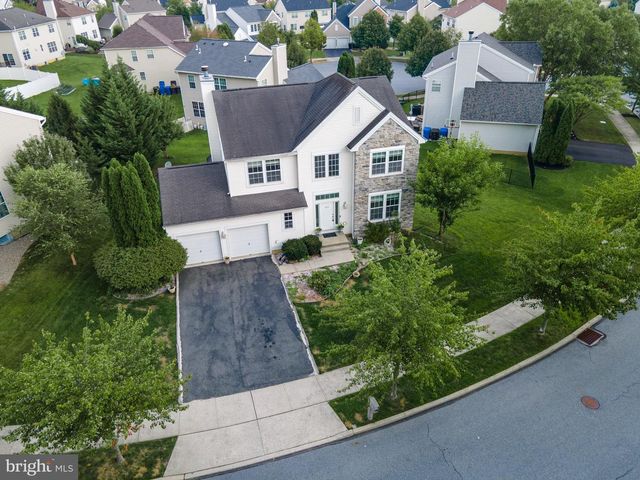 1035 JERVIN DR, Allentown, PA 18104